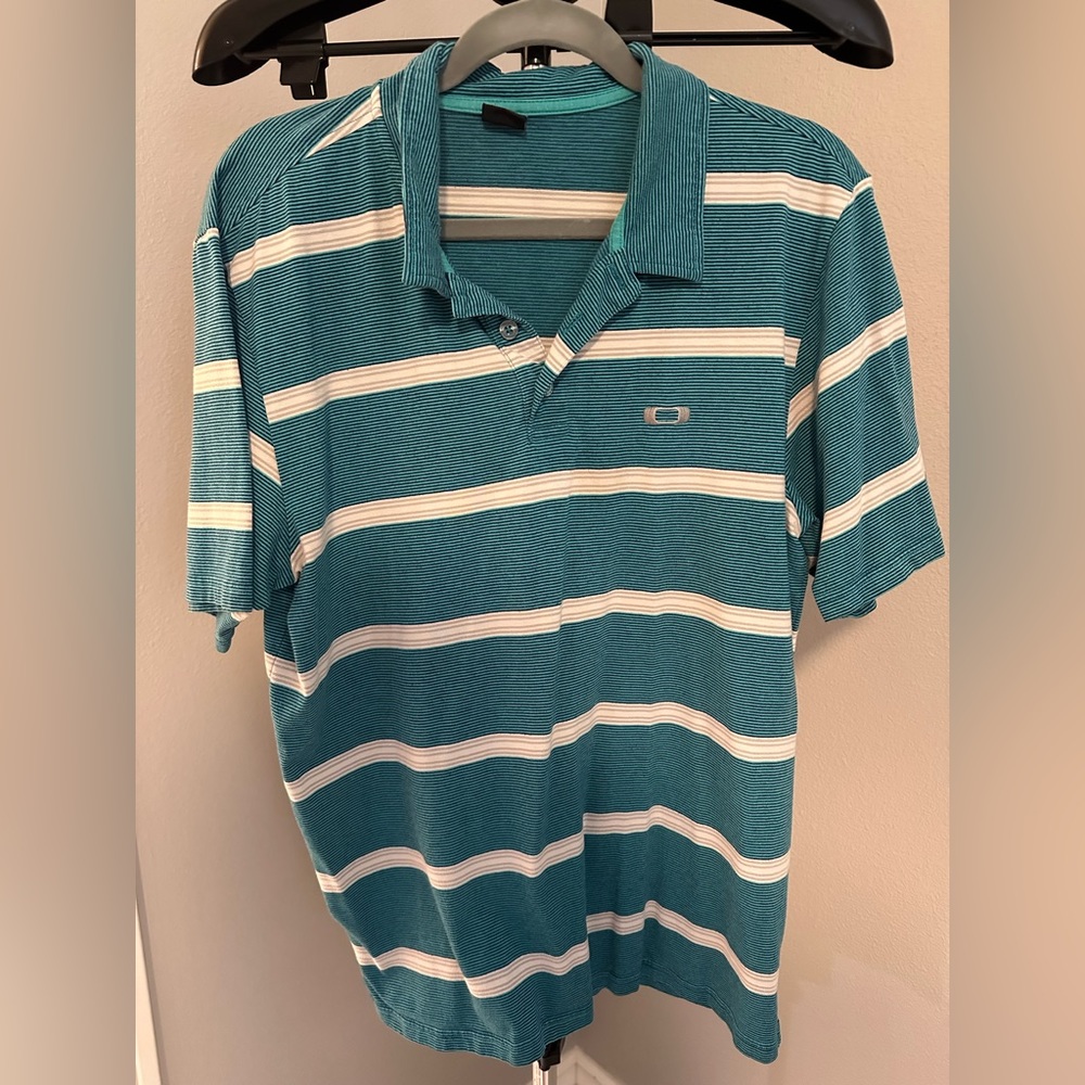 Oakley Men’s Polo Size Large Grey and Green Stripes with Short Sleeves